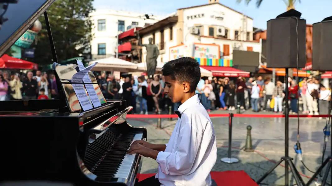 Antalya Piyano Festivali Sokaklara Taştı 1